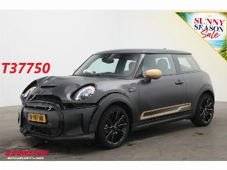 krockskadad bil auto Mini Cooper SE Electric Camden 33 kWh 3-drs Clima Cruise Navi PDC SHZ 2022/11