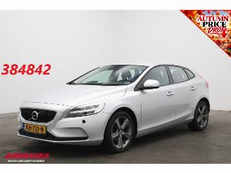 damaged passenger cars Volvo V-40 2.0 T3 Momentum Navi Cruise SHZ PDC LMV 2016/9