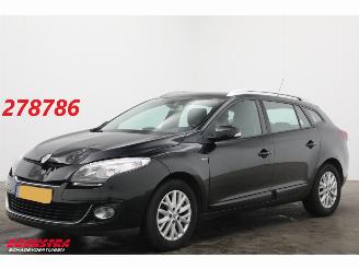Vaurioauto  passenger cars Renault Mégane Estate 1.5 dCi Bose Cruise Navi Clima Bluetooth Camera PDC 2013/8