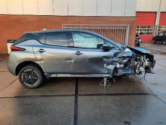 Nissan Leaf Leaf (ZE1), Hatchback, 2017 Electric picture 2