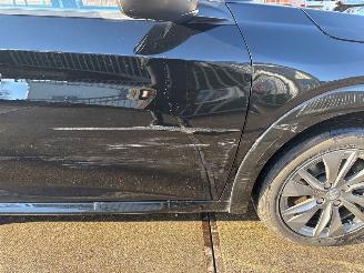 Peugeot 208  picture 9