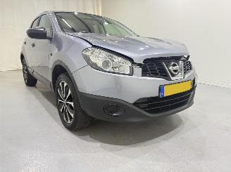 krockskadad bil auto Nissan Qashqai 1.6 Visia Navi/Airco 2010/11