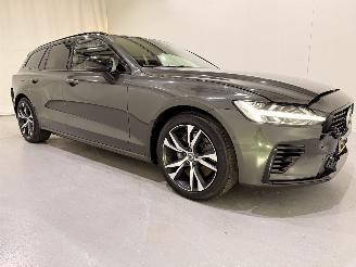 skadebil auto Volvo V-60 2.0 T8 Recharge PHEV R Design AWD 2020/10