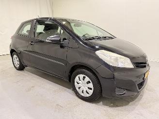 Vaurioauto  passenger cars Toyota Yaris 1.0 VVT-i Comfort 2014/2