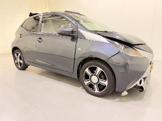 Schadeauto Toyota Aygo 1.0 VVT-i x-clusiv Cabrio Clima 2016/11