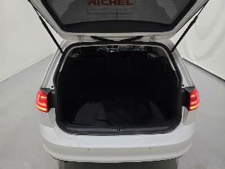 Volkswagen Golf Variant 1.6 TDI Trendline DSG Bjr.2014 picture 33