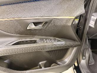 Peugeot 5008 1.2 PureTech 130 Executive Aut8 7-pers. picture 36