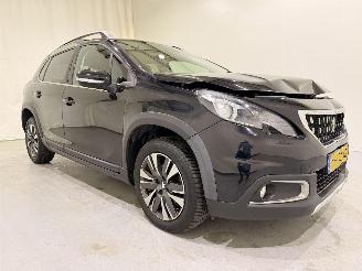 damaged passenger cars Peugeot 2008 1.2 GT-Line Automaat Navi/Clima 2019/4