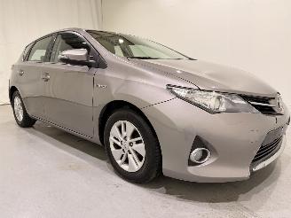 damaged passenger cars Toyota Auris HB 1.8 Hybrid Comfort 2014/8