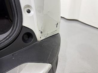 Peugeot 2008 1.2 Blue Lease Allure picture 26