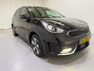 krockskadad bil auto Kia Niro 1.6 GDI Hybrid BusinessLine 2016/11