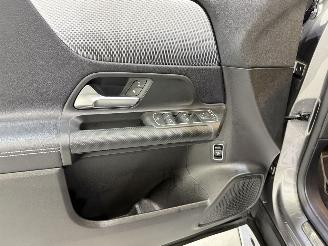 Mercedes GLB 200 Advantage Aut7 picture 32