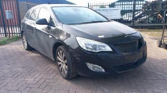 Uttjänta bilar auto Opel Astra Astra J Sports Tourer (PD8/PE8/PF8), Combi, 2010 / 2015 1.7 CDTi 16V 2011/6