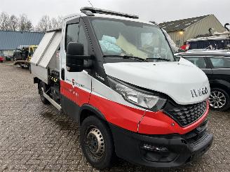 Iveco Daily 35-140 Hi-Matic  ( vuilnisophaal voor kleine containers ) picture 4