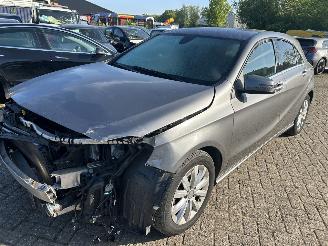škoda osobní automobily Mercedes A-klasse 180 Ambition   (  78821 Km ) 2016/5
