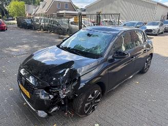 Vaurioauto  passenger cars Peugeot e-208 EV  Allure 50kWh  Automaat 2024/5