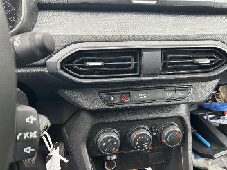 Peugeot 2008 1.6 VTI Feline picture 14