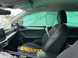 Seat Leon 1.5 eTSI  Hybrid Automaat  FR Launch Edition picture 12