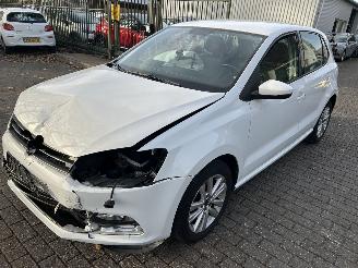skadebil auto Volkswagen Polo 1.2 TSI  Comfortline 2015/2