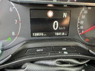 Opel Crossland X  1.2 T Innovation  Automaat picture 13