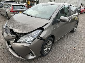 skadebil auto Toyota Yaris 1.5 Hybrid Dynamic  Automaat 2020/4