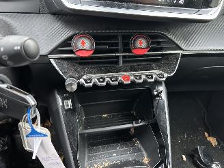 Peugeot 208 1.2 PureTech Active picture 11