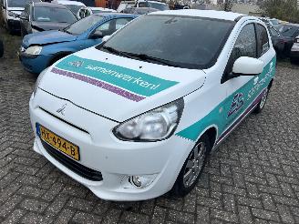 skadebil auto Mitsubishi Space-star 1.0 2016/1