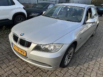 Unfallwagen BMW 3-serie 318i  Sedan 2006/12