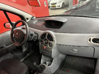 Renault Modus 1.2 TCE  Dynamic picture 5