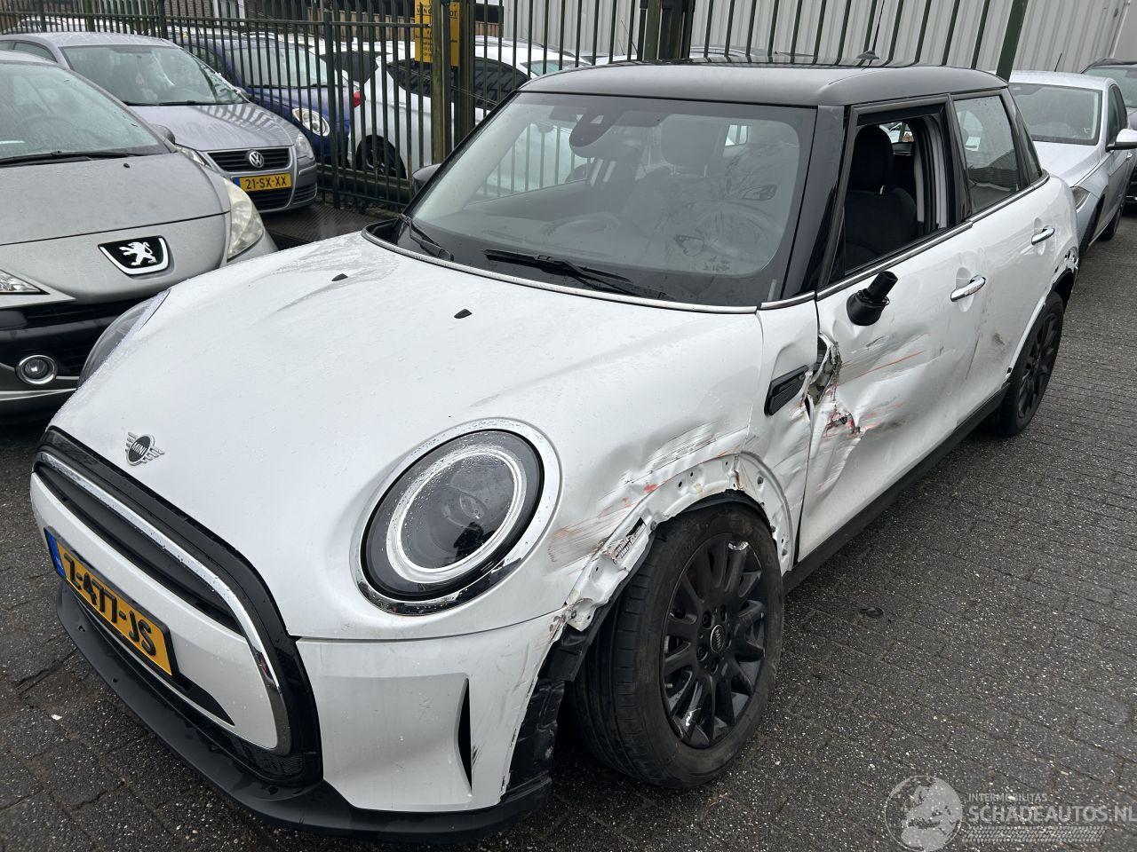 Mini Cooper Camden 1.5 Automaat ( 7085 KM )