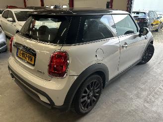 Mini Cooper 1.5 Business Edition picture 6