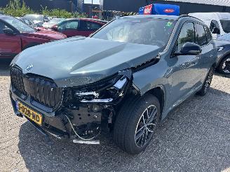 Vaurioauto  passenger cars BMW iX1 xDrive  3.0 Launch Edition  67 kWh M pakket-Leer-Panoramadak 2023/3