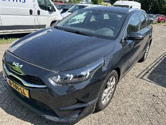 krockskadad bil auto Kia Ceed 1.0 T-GDI  Stationcar   Automaat 2022/10