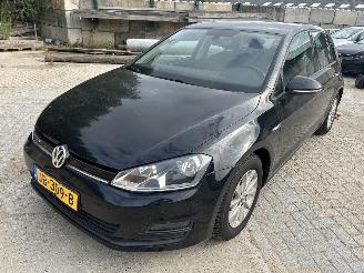 Voiture accidenté Volkswagen Golf 1.0 TSI   5 Drs 2016/2