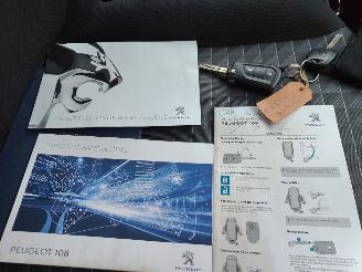 Peugeot 108 1.0 e-VTI Allure Clima Cruise picture 16