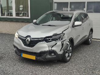 Vaurioauto  passenger cars Renault Kadjar 1.2 TCe Bose Aut. Tr.haak 2018/5