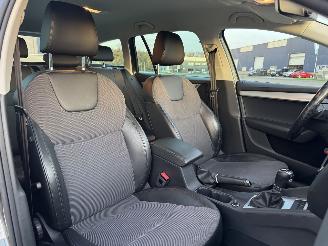 Skoda Octavia 1.6 TDI DSG KLIMA NAVI AHK SITZHEIZUNG picture 14