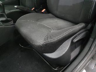 Renault Clio Mk4 0.9 TCe Dynamique GT Line picture 15