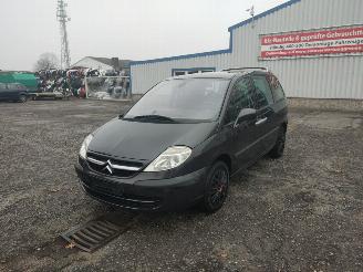 Vrakbiler auto Citroën C8 2.2 HDI Grijs EYJC Onderdelen 4HW Motor 2004/11