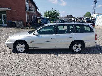 Opel Omega B 2.2 16V Zilver Z147 Onderdelen Y22XE Motor picture 4