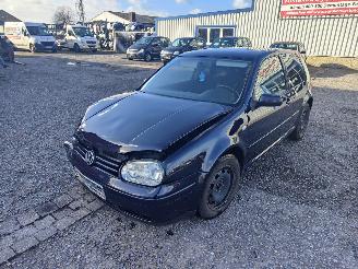 Salvage car Volkswagen Golf 1.9TDI Blauw LC5H Onderdelen ALH Motor 1998/10