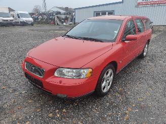 Vrakbiler auto Volvo V-70 Rood 612-46 Onderdelen M66 Bak 2005/10