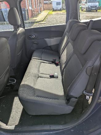 Dacia Lodgy 1.6 MPI 7 Sitzer picture 12