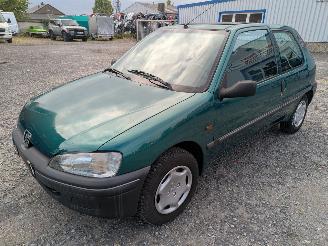 Sloopauto Peugeot 106  1998/12