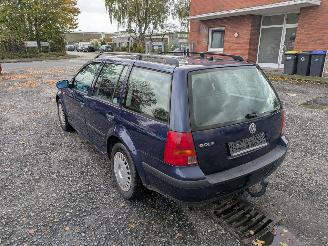 Coche siniestrado Volkswagen Golf  1999/8