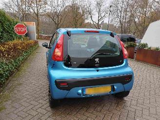 Peugeot 107 1.0-12V XR airco picture 14