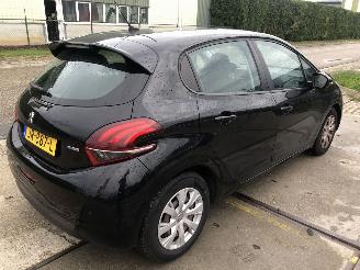 Peugeot 208 1.2i 60kW E6 Airco, Navi picture 4