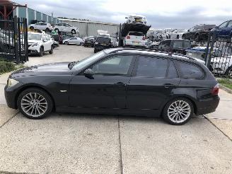 Vaurioauto  passenger cars BMW 3-serie 318i Touring 2007/9