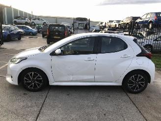 Vaurioauto  passenger cars Toyota Yaris 1.5 Hybrid Dynamic 2020/12