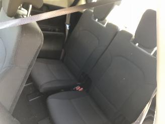 Kia Carens 17crdi 100kW E5 7 zitter picture 11